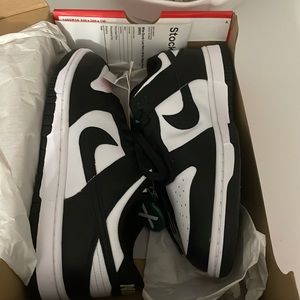 Nike Dunk Low Retro White Black Panda